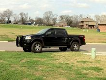 35" and 2.5" leveling kit and no trimming!!