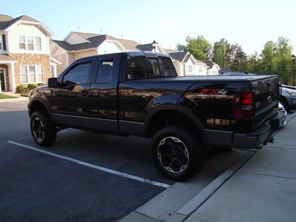 Rancho lift with KCM 660 wheels
