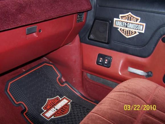 Embroidered Harley-Davidson Emblems
on black leather door panels
