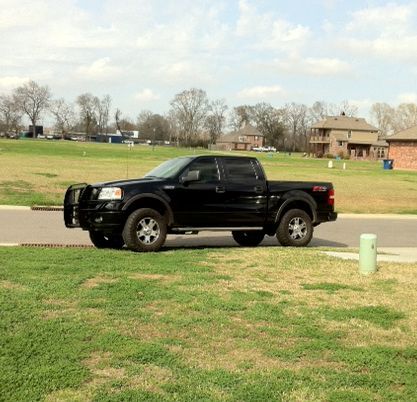 35" and 2.5" leveling kit and no trimming!!