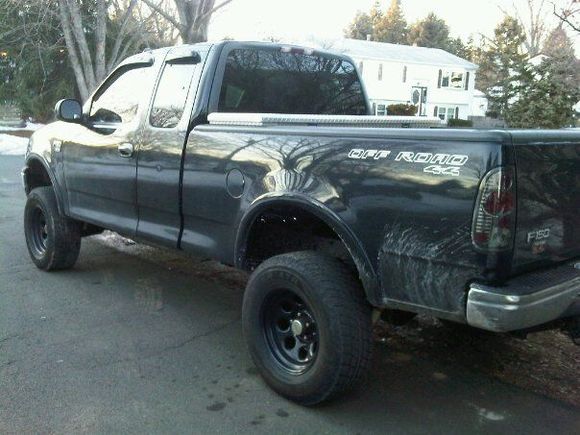 Old pic, 33 still on right after the body lift