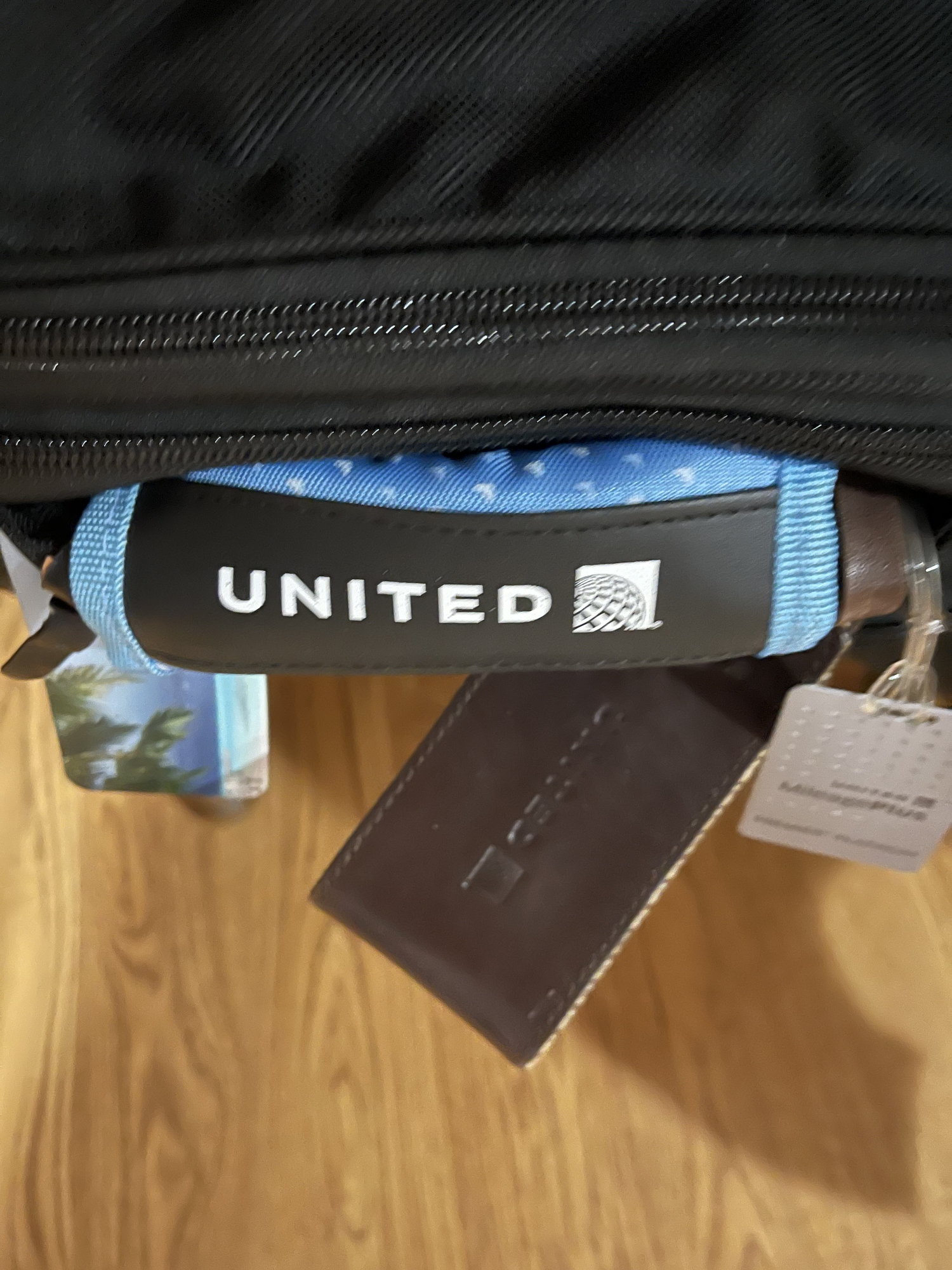 BRAND NEW!!! United Airlines 1K 2020 Blue Luggage Handle Wrap