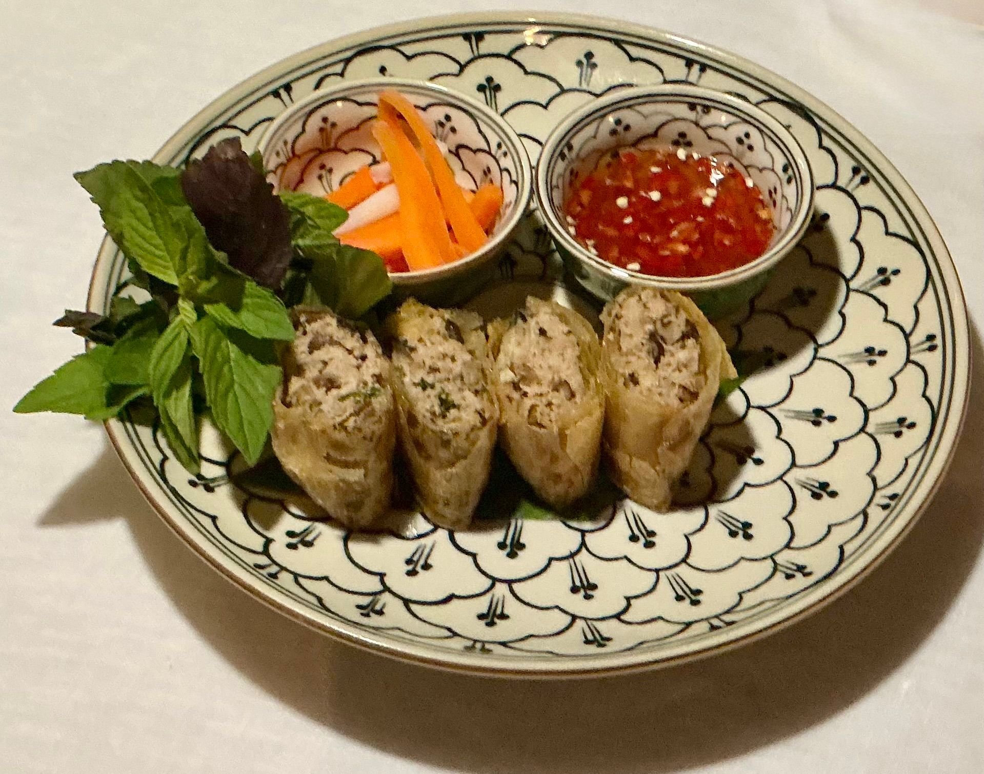 Crab roll with a little pork 