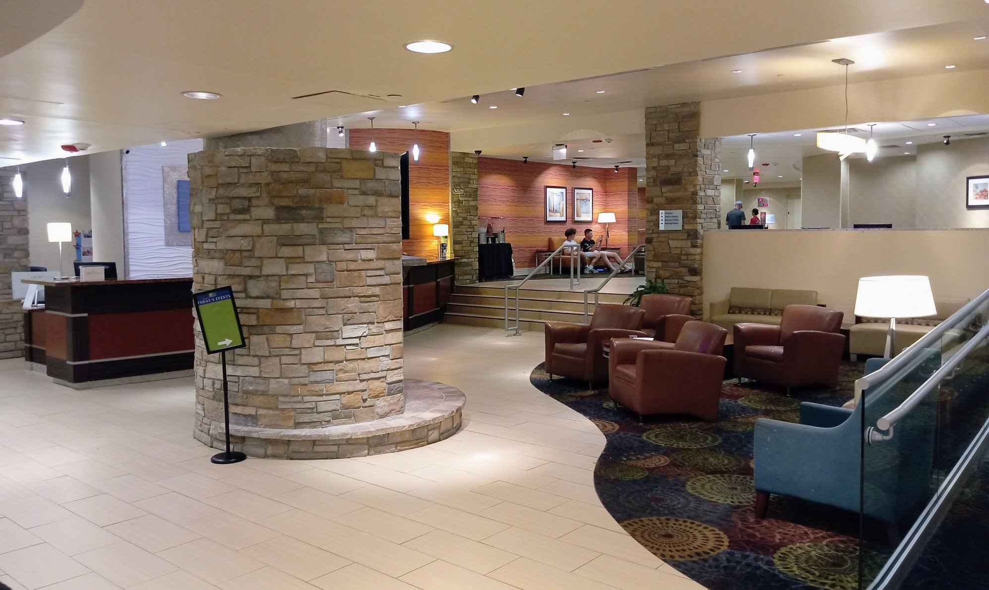 Seating area in front of reception in the Holiday Inn Express Green Tree 