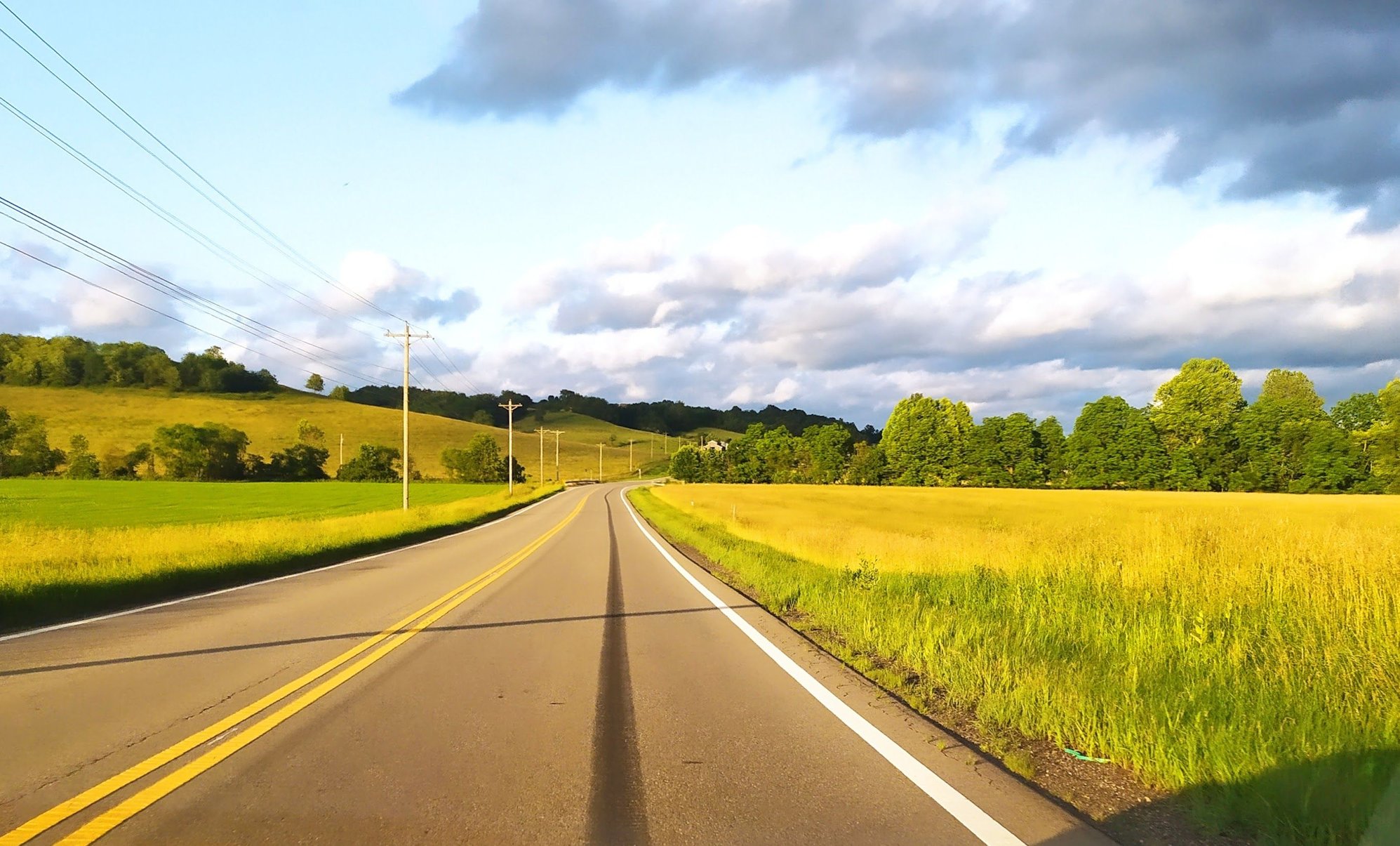 US-22 disappears into the distance near Cadiz, at the junction of US-22 and US-250
