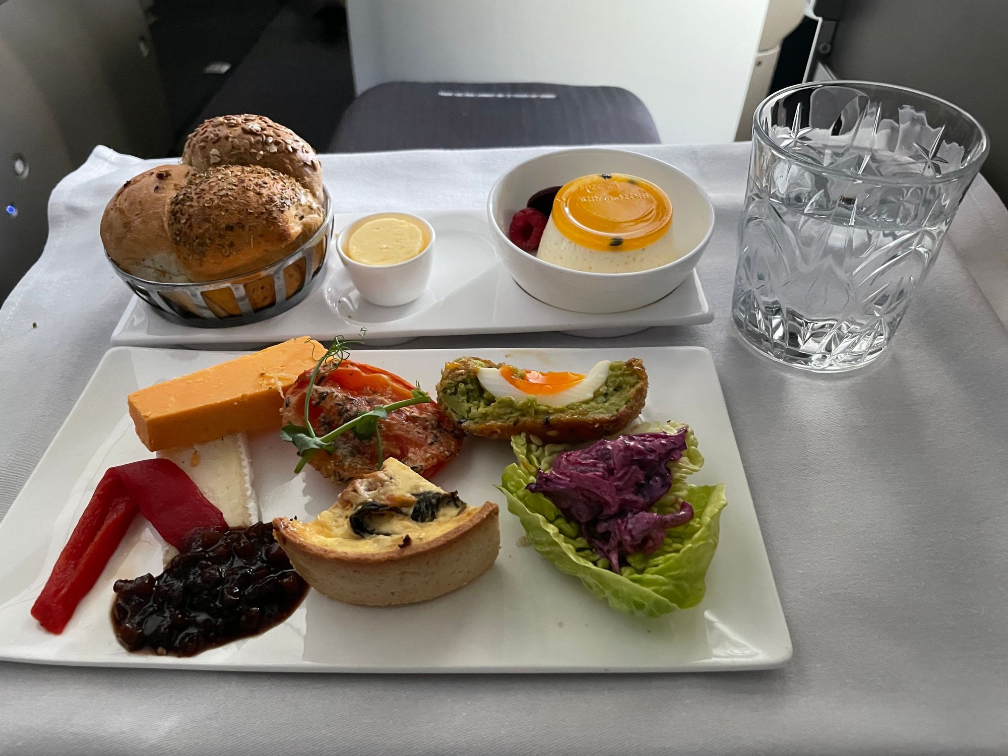 Vegetarian ploughman�s plate