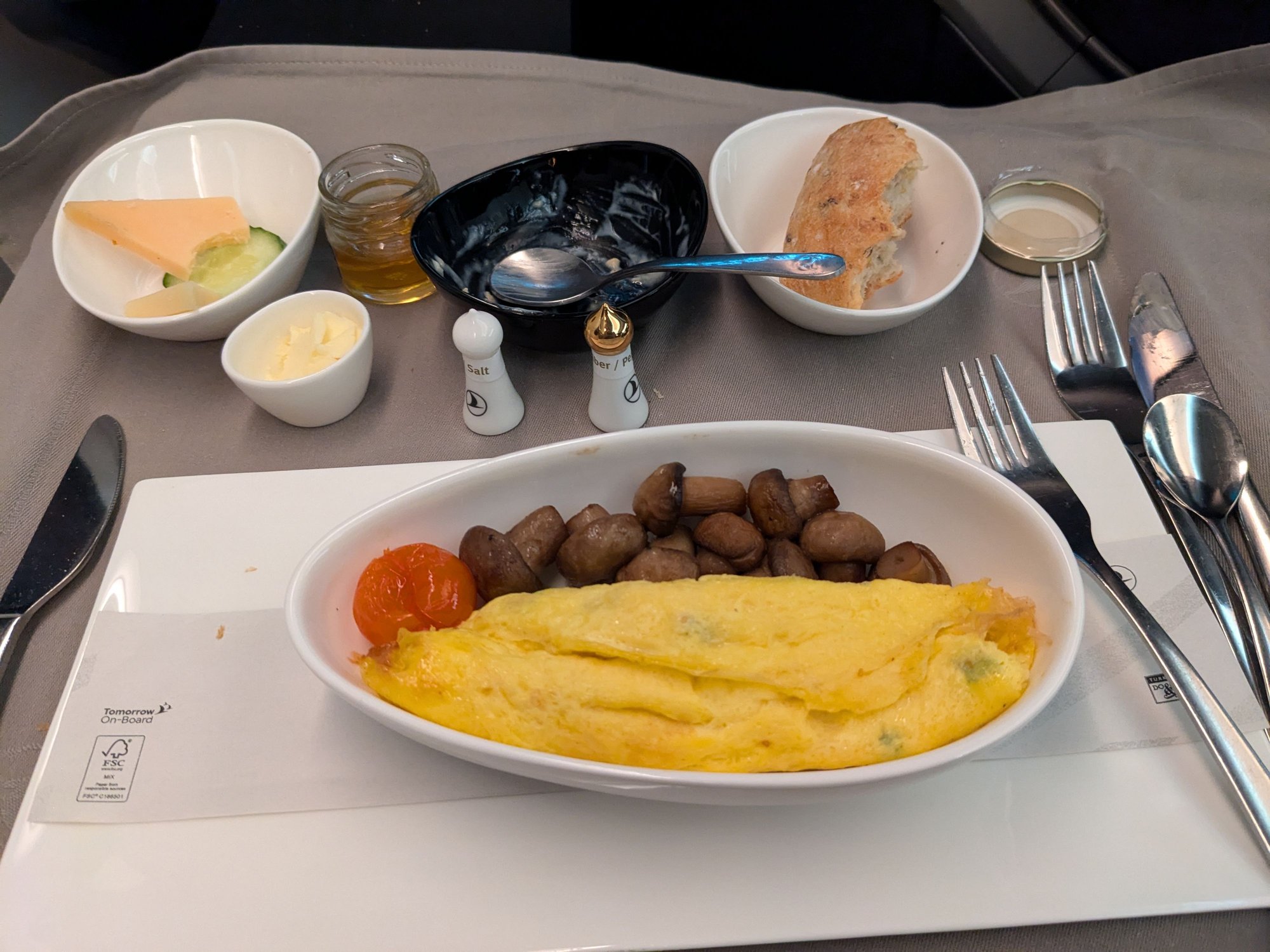 Decent omelette but nothing to rave about. Mushrooms werent overcooked but they werent quite good to my taste so I dont think I finished them (I normally love mushrooms)