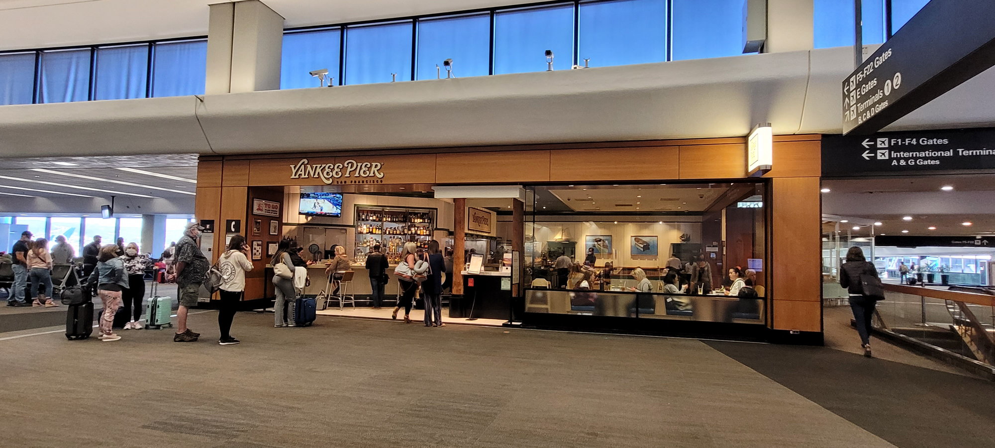 Review: San Francisco Giants Clubhouse SFO (Priority Pass Restaurant) -  Live and Let's Fly