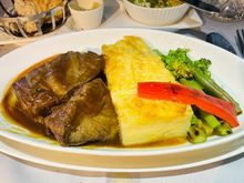 Braised beef cheeks 