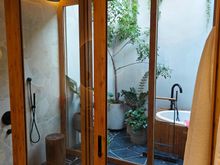 shower/bath