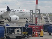 The A220 the next stand over was enjoying a similar fate, but for departure. Apparently it was supposed to leave at 6 in the morning, so I have to assume it went tech.