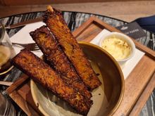 Rösti sticks with truffle mayo. 