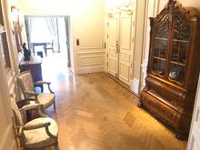 Entrance vestibule with extra toilet
