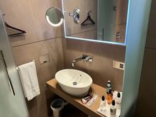 Al Mourjan Lounge Shower Room Vanity