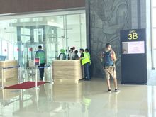 Our Garuda departure gate to Bali,
Notice a seperate lane for Business Class + Sky Priority