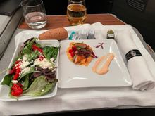 The chicken appetizer was ice cold and dry