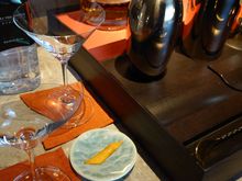 Every evening with turndown service we got a bit of lemon peel, so we could make martinis in the mini. (next morning picture hence the peel does not look fully fresh) 