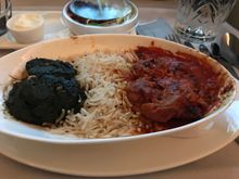 The palak paneer looked a bit on the dark side for a spinach paneer but it and the malai korma was tasty and spicy.