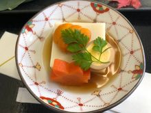A close-up of the uni dish; I'm lucky they're able to source this from so close to Tokyo; it tasted nearly as fresh as the one I had in the Toyosu market earlier that morning. 