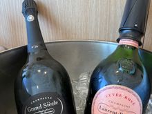 JFK LP Lounge Bubbles