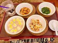 The quiche cut up  ..  minced pork cjok / porridge with quail eggs