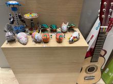 some of Squeak’s friends in a Sevilla shop 🐁 