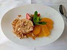 The dessert was excellent, much better than I expected and quite light (fortunately)