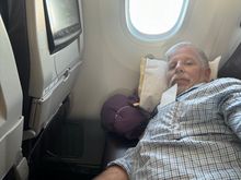 both middle and aisle seats vacant = “poor man’s J” ;)