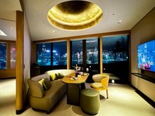 Living room (night)