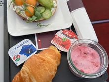 Avocado & Cream Cheese on Bagel 