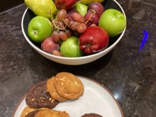 Fresh fruit and cookies 
