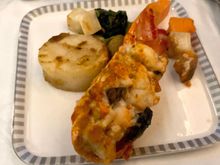 SIN-MXP: lobster Thermidor with fondant potato 9/10 juicy meat, flavoursome and good portion size 