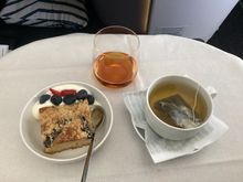 Blueberry pie with vanilla sauce