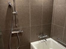 Large shower and tub combo 