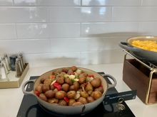 The breakfast offering in the Club Lounge.