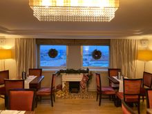 Proper dining seating 