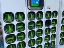 Swappable electric motorbike batteries