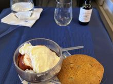 Sundae(note: I brought the cookie from the Polaris lounge) 