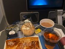 2nd hot meal, this to PHX last November. Note the smaller main dish.