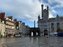A 20-minute walk from the hotel to the Esplanade...