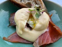 The color of the hollandaise sauce and the egg yolk were so pale.  The color of the salmon was also off.  I don’t know why.