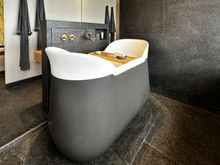 Bathtub 