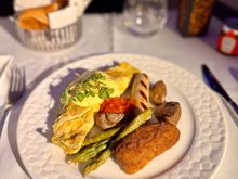 Breakfast - sweet potato and kale omelette with dill sauce and chicken sausage - surprisingly good 8/10