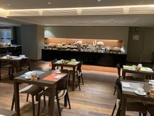 The club lounge breakfast buffet has the same choices as the main breakfast restaurant Arrel downstairs