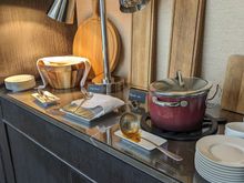 Afternoon Soup: Amazing soups, like a beefy Kharcho or a zesty Tom Yum. Fresh bread available, as well as pigs, wrapped in a blanket of cheese, stuffed into a large croissant.