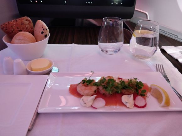 Appetizer (Marinated prawns with smoked salmon)