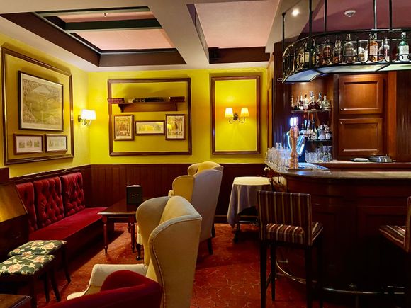 English bar