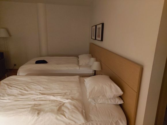 Queen Excutive Plus Twin Beds