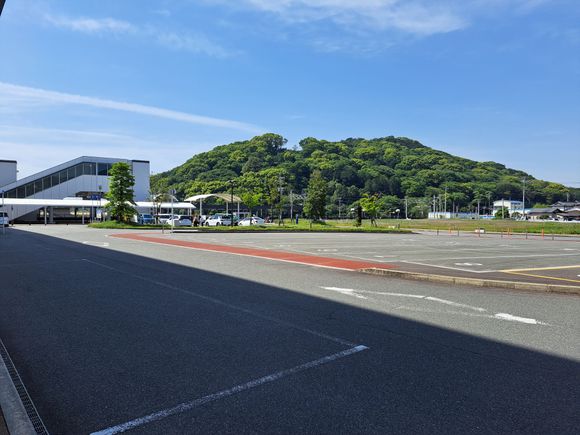 Shin-Tosu station on a nice day