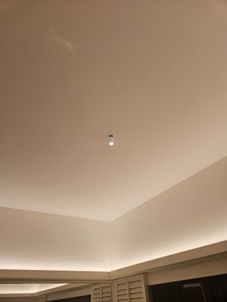 Dangling light 
